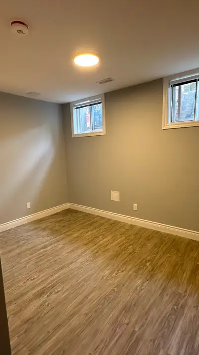 Central Downtown 3 Beds 3 Baths Unit