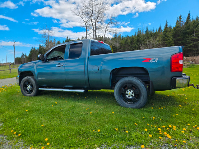 2012 Chev Silverado 1500 LT 5.3 L 4x4, new 2 year safety in Cars & Trucks in City of Halifax