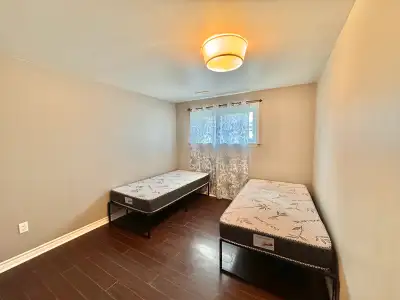 FOR LEASE: rooms for rent welland college