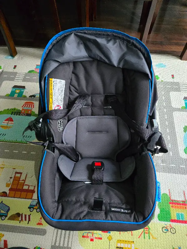Graco Snugride 35 Lite LX Infant Rear Facing Car Seat in Strollers, Carriers & Car Seats in Mississauga / Peel Region - Image 2