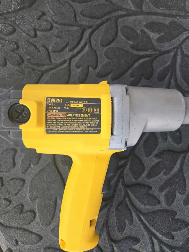 Dewalt ½" Corded Impact Wrench in Power Tools in Hamilton - Image 4
