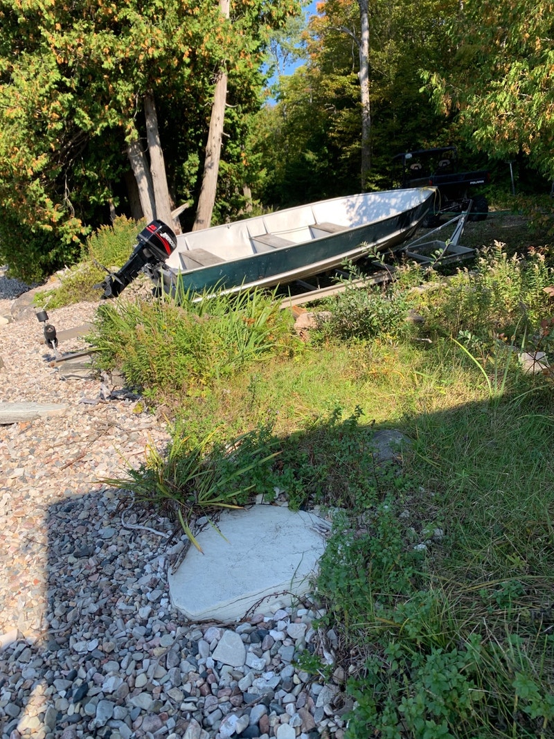 14 ft. Boat for sale, 25 hp merc 2 stroke Powerboats & Motorboats