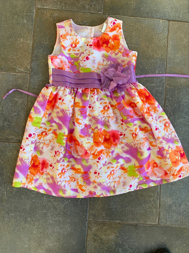 Summer Dresses, Girls Size 6 (3 Left) in Kids & Youth in Moncton - Image 3