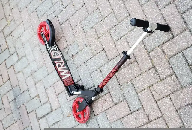 New  Big Wheeled Scooter in Kids in Barrie - Image 3
