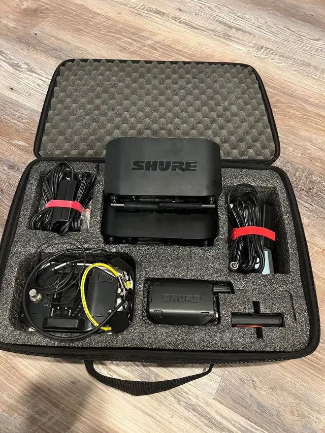 Shure GLXD 1, 4, 4, and 6. Wireless guitar and mic in Pro Audio & Recording Equipment in Dartmouth - Image 2