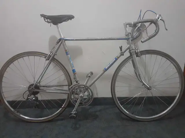 Raleigh Grand Prix Bike in Road in Kingston - Image 2