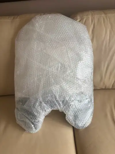 Indian clear screen 19” motorcycle windshield. This item is brand new never mounted on the bike and...