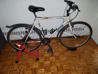 Vélo + Exerciseur / Bicycle +  Trainer, View more