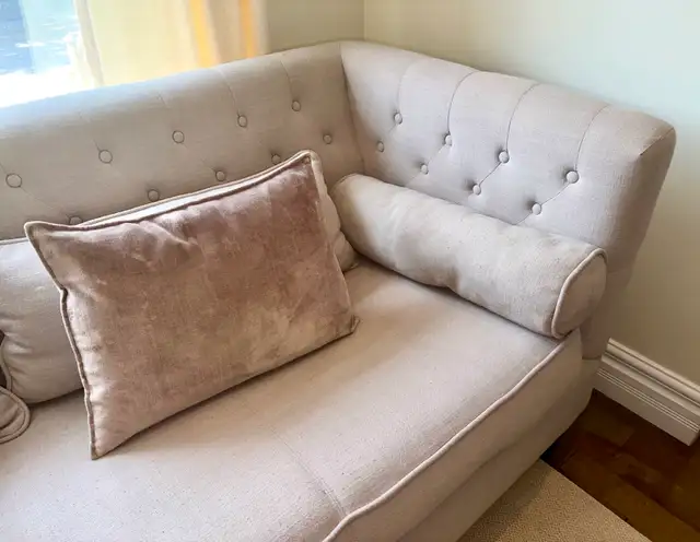 Classic button tufted tuxedo couch in Couches & Futons in City of Toronto - Image 5