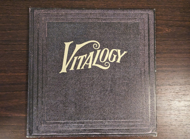 Pearl Jam - Vitalogy - 2011 Re-Issue LP Vinyl Record dans CD, DVD et Blu-ray  à Ville de Montréal