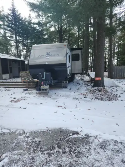 Nous mettons en vente notre roulotte Air One Max 2017 de 26 pieds, qui a été le théâtre de tellement...