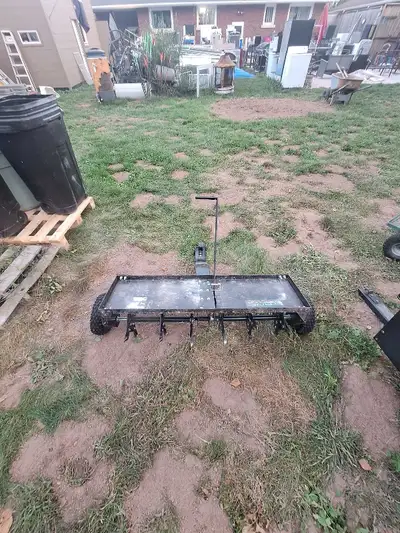 This YARDcom commercial core aerator is a reliable tool for lawn care. It's designed to improve soil...