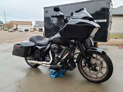 2022 Harley Davidson Road Glide ST •117 cu in Performance Bagger •RDRS - Traction Control •Original...
