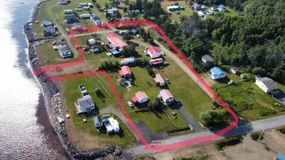Chalets & Roulottes à vendre (opportunité d'affaire ) N.B., View more