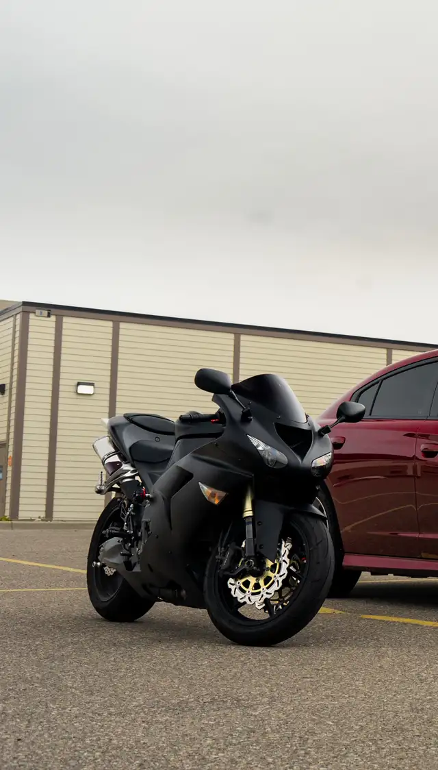 Kawasaki zx10r in Sport Bikes in Lethbridge - Image 4