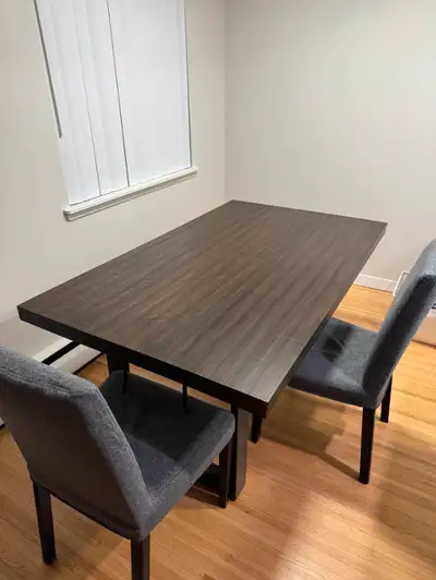 Like new dining table for 6, bought from Wayfair in 2023. It doesn't come with chairs, but I'm throw...