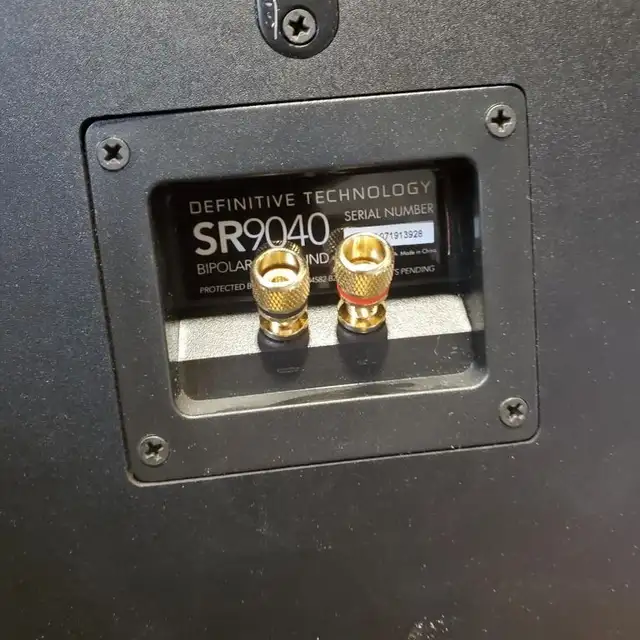 Definitive Technology - SR-9040 - Bipolar Surround Speaker -Pair in Speakers in Burnaby/New Westminster - Image 5