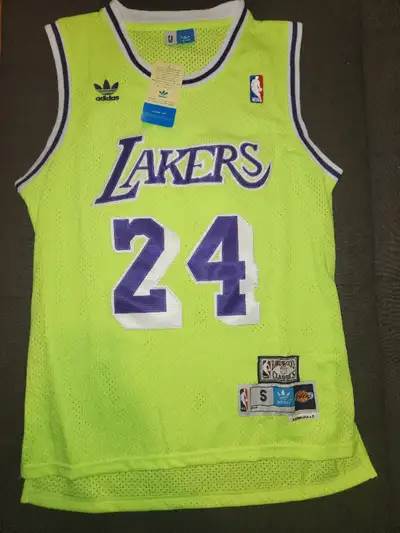 BRAND NEW KOBE BRYANT 24 NBA ADIDAS JERSEY !! Size is a men's small. Jersey color is lime green. Com...