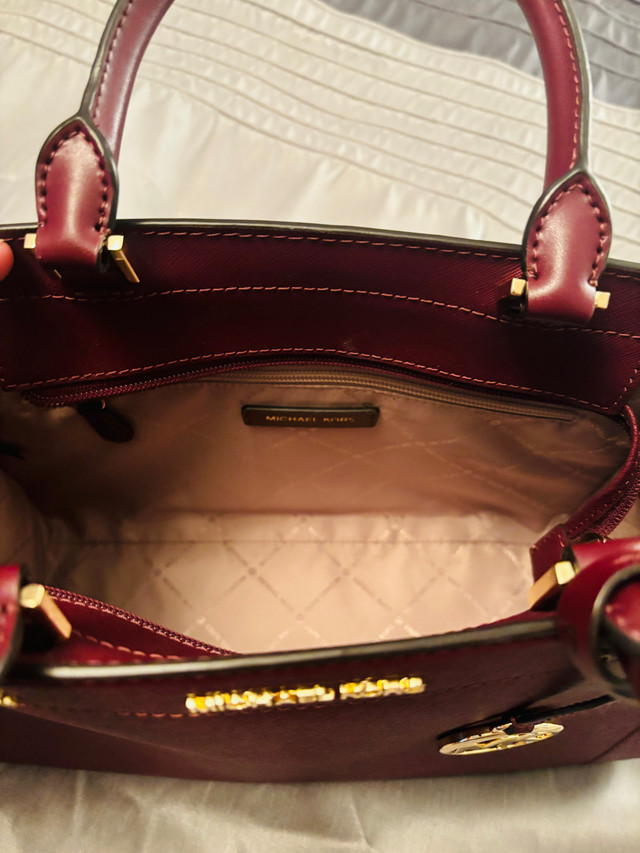 Michael Kors Purse in Women's - Bags & Wallets in Barrie - Image 3