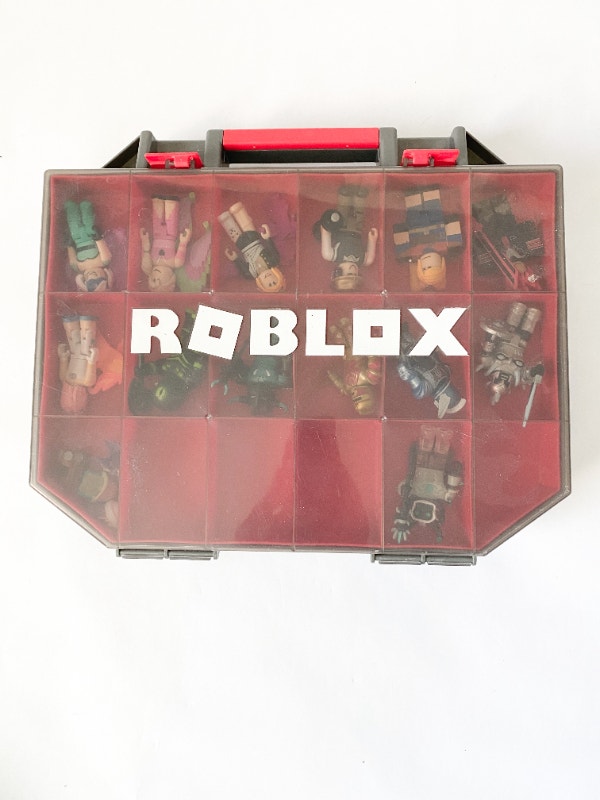 Roblox Collection with Collectors Toolbox Arts & Collectibles