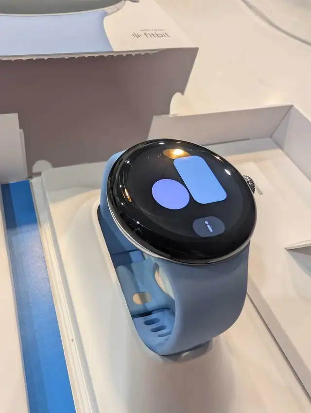 Google Pixel Watch 2 - Blue - $175 in General Electronics in Mississauga / Peel Region - Image 3