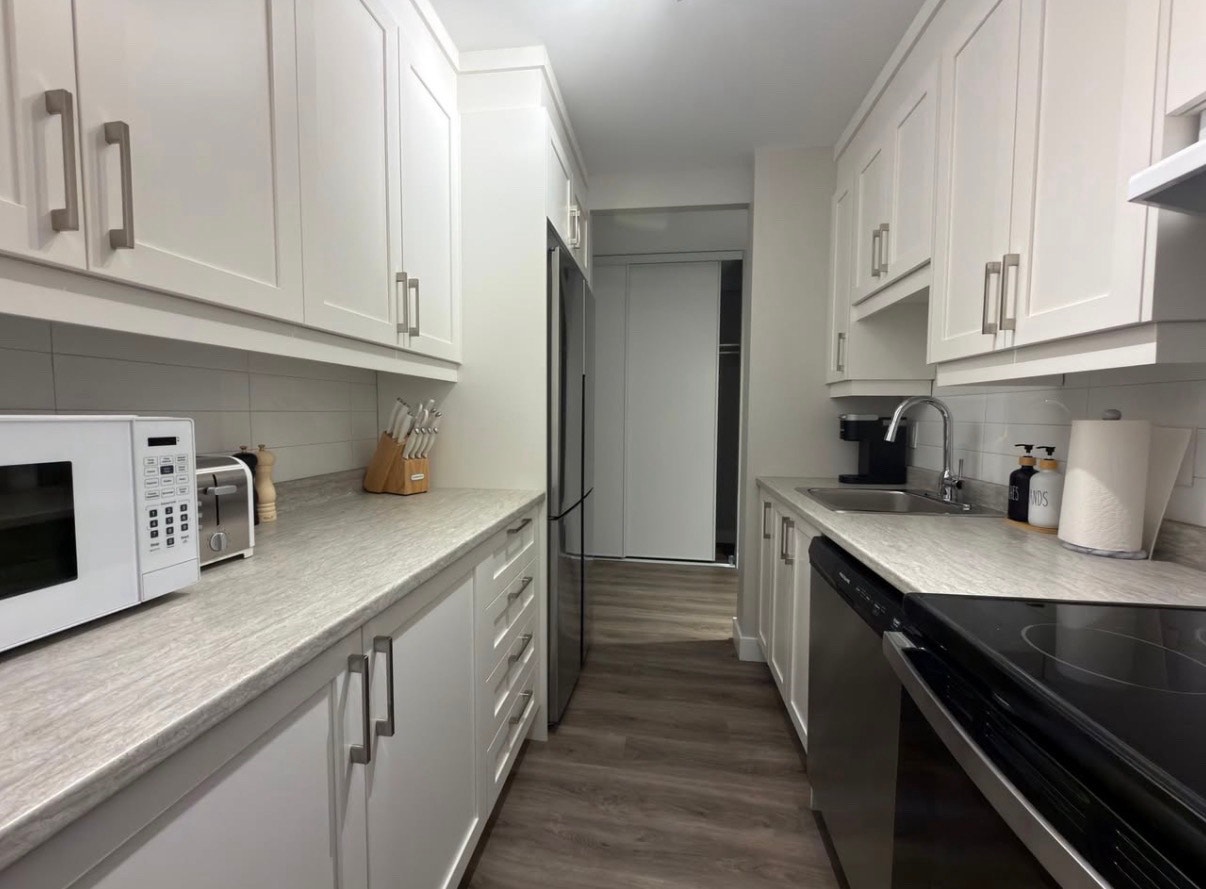 Room for Rent — Downtown Montreal — photo 3