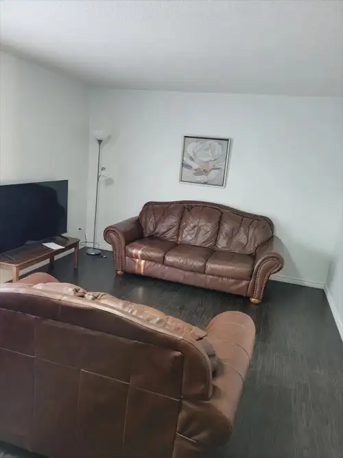 Spacious & Fully Furnished Student Townhouse – Near University of Waterloo & Wilfrid Laurier Univers...