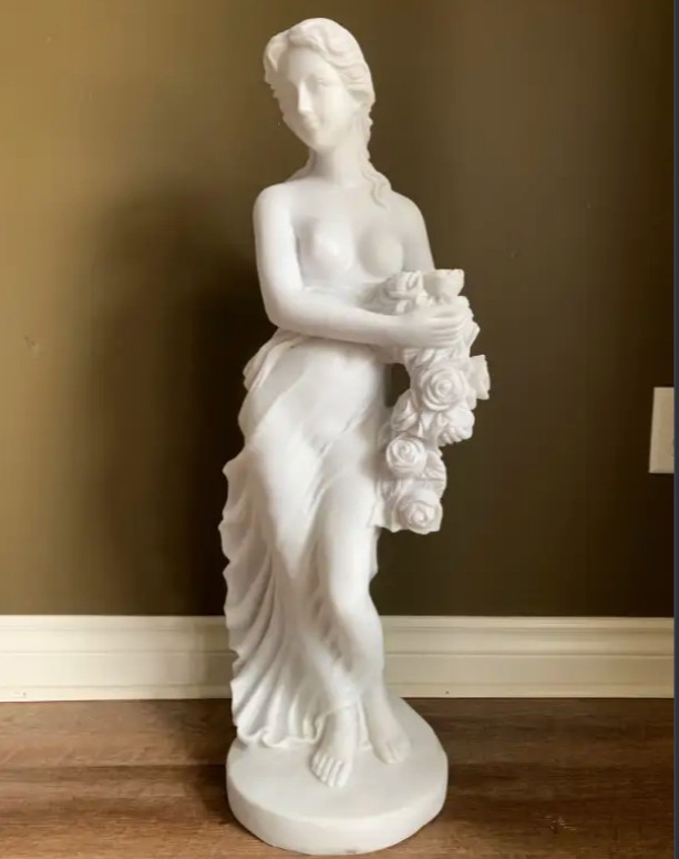 LARGE MARBLE CLASSIC SCULPTURE 32" INDOOR/OUT FROST RESISTANT in Outdoor Décor in Mississauga / Peel Region - Image 2