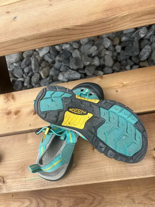 Keen Sandals in Women's - Shoes in Banff / Canmore - Image 3