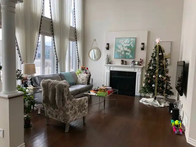 Large beautiful room renting in riverside south