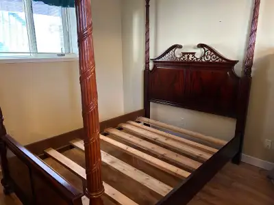 Thomasville Mahogany Queen Bedroom Set - 5pc, View more