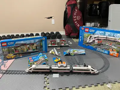 Lego City train set with Lego City train station