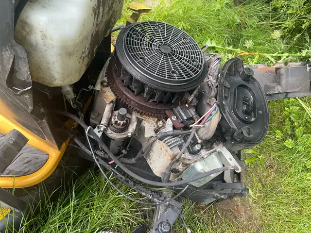 Snowblower RidingMower Service/ Tuneup in Lawnmowers & Leaf Blowers in Mississauga / Peel Region - Image 7