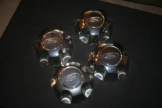 FORD TRUCK CENTER CAPS in Other Parts & Accessories in Ottawa - Image 2