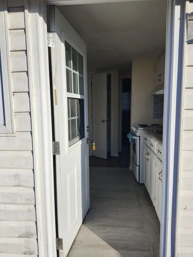 2 Bedroom Apartment with Deck and Backyard and parking Garage in Long Term Rentals in Saint John - Image 5
