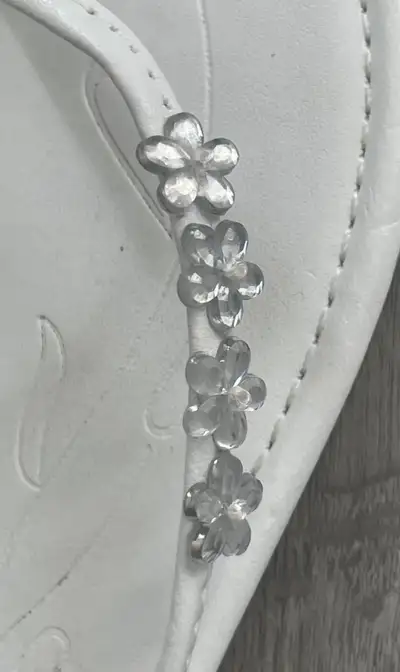 Women's White Flower Sandal, Size 7, View more