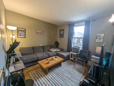 In the heart of trendy Hintonburg, Wellington Village, Parkdale area this 1 Bedroom + Den is walking...