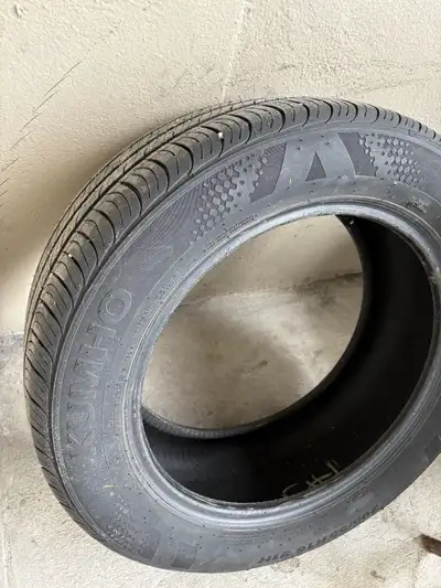 -1 used kumho all season tire -dot 34/22 -excellent condition -price is firm $50