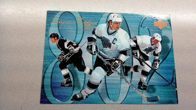 Carte hockey 802e buts de Wayne Gretzky 7 x 5 (200521FIL) in Arts & Collectibles in Laval / North Shore