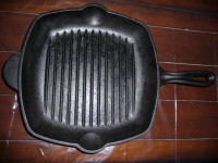 Poêle â griller en fonte émaillé/Square Grill Pan (Black)