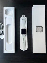 BRAND NEW Apple Watch Series 8 (GPS 41mm) Silver Aluminum Case