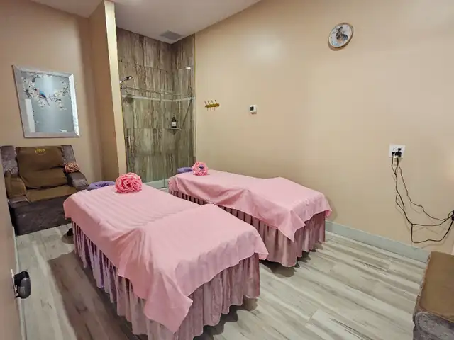 Ting Ting Massage 2 mins from WEM- Edmonton in Massage Services in Strathcona County - Image 9