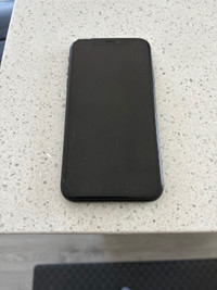 iPhone XR Black 64 GB plus Otter Box Case