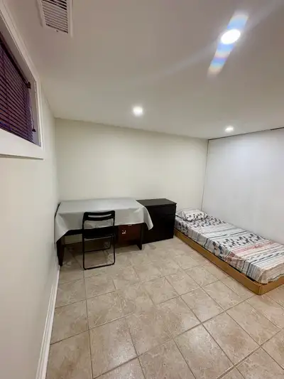 Private room available for rent near Lawrence Ave and Birchmount Rd. Utilities and internet included...