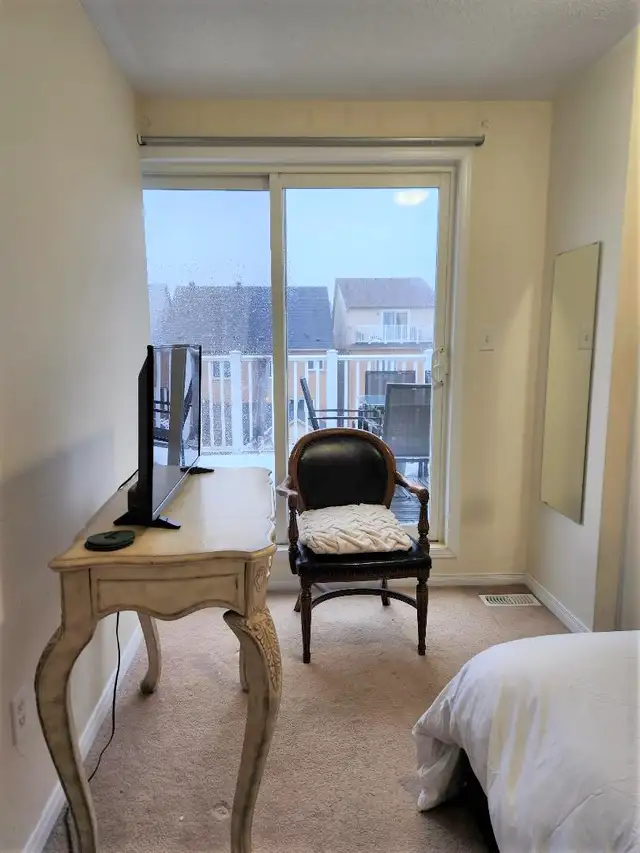 Beautiful Room for rent on 3rd floor - York U - Subway Line in Room Rentals & Roommates in City of Toronto - Image 3