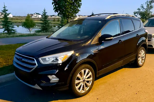 2017 Ford Escape EcoBoost 4WD Titanium569704971765043209