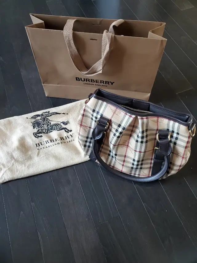 Burberry Haymarket bag Used in Women's - Bags & Wallets in Markham / York Region - Image 3