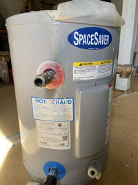45 Liter (15 US gal) Electric Hot water tank