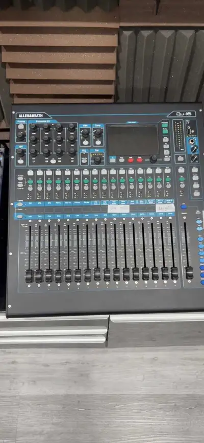 DIGITAL MIXER ALLEN HEATH QU-16 BUILT IN ALL EFFECTS WORKING GOOD