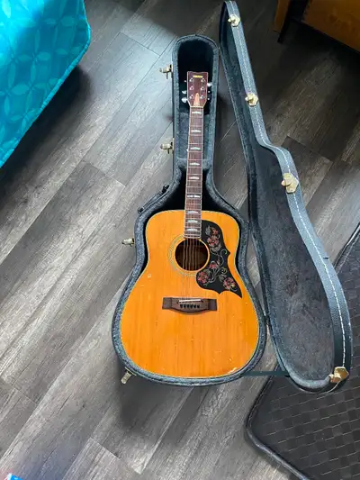 Vintage Yamaha Acoustic Guitar, View more